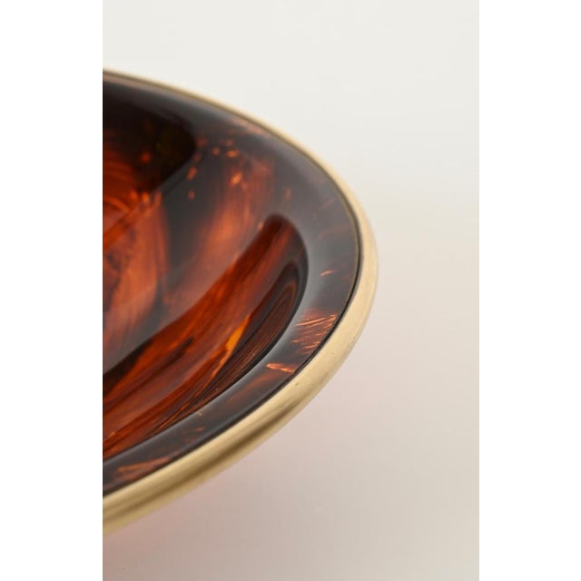 1970s Vintage Bowl in Tortoiseshell Acrylic and Brass, 1970s For Sale - Image 5 of 11