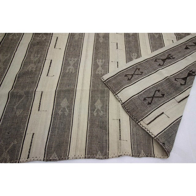 Mid 20th Century 1960s Vintage Kilim Rug- 6′10″ × 12′5″ For Sale - Image 5 of 7