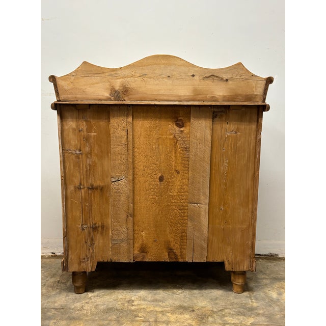 19th Century English Pine Chest of Drawers For Sale In Naples, FL - Image 6 of 8