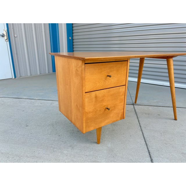 Yellow 1950s Mid Century Maple Desk by Paul McCobb for Winchendon For Sale - Image 8 of 11