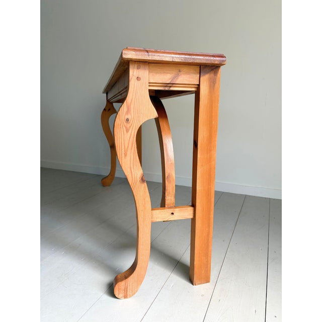 20th Century Hallway Console with Architectural Curves and Scrolled Legs, 1980s For Sale - Image 4 of 8