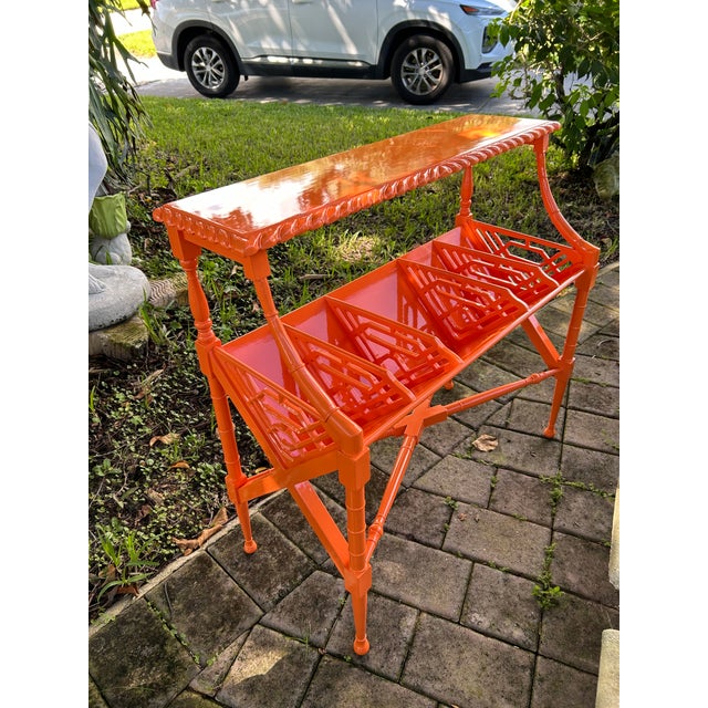 1970s High-Gloss Electric Orange Lacquered Mahogany Chinese Chippendale Magazine Stand. For Sale - Image 4 of 11