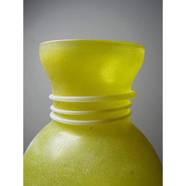 Murano Scavo Yellow Baluster Vase from Seguso Vetri Darte, 1960 For Sale - Image 6 of 11