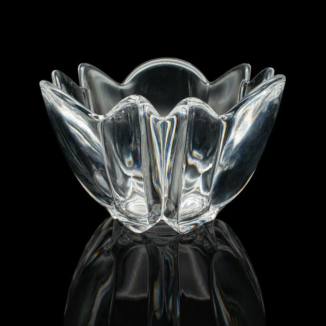 Late 20th Century 1970's Vintage Lily Shaped Bowl For Sale - Image 5 of 10