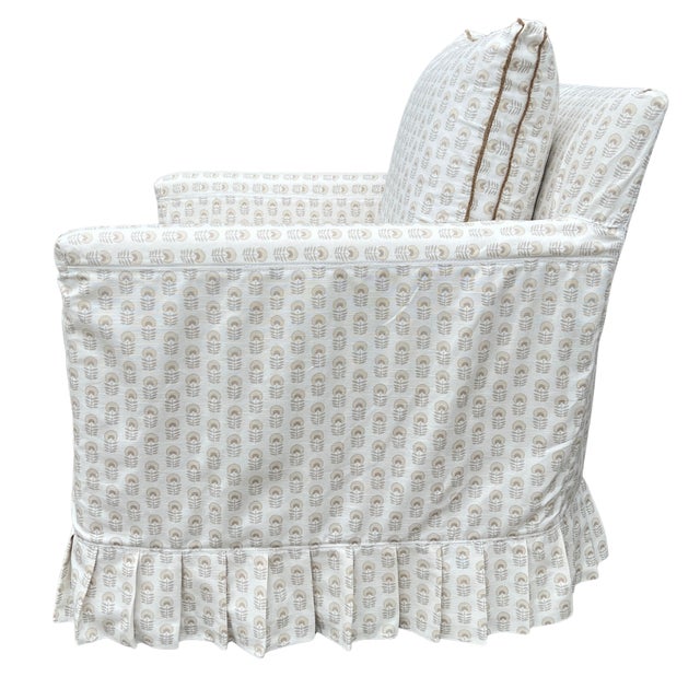 White Lee Industries Floral Slipcovered Swivel Chair For Sale - Image 8 of 12