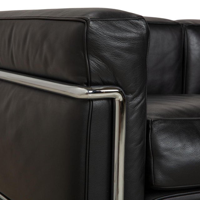 Cassina Black Leather and Chrome LC2 Two-Seater Sofa by Le Corbusier for Cassina For Sale - Image 4 of 11