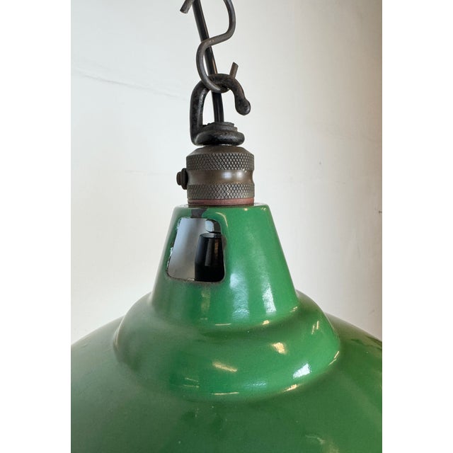 Mid-Century Modern Industrial British Green Enamel Factory Pendant Lamp from Maxlume, 1960s For Sale - Image 3 of 18