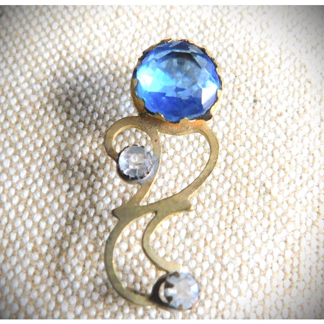 English Antique Pair of 10k Gold Art Nouveau Red and Blue Pins, England For Sale - Image 3 of 9