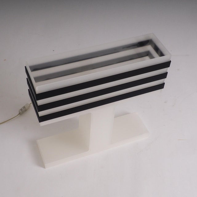 Modern Acrylic Glass Table Lamp, 1980s For Sale - Image 10 of 18