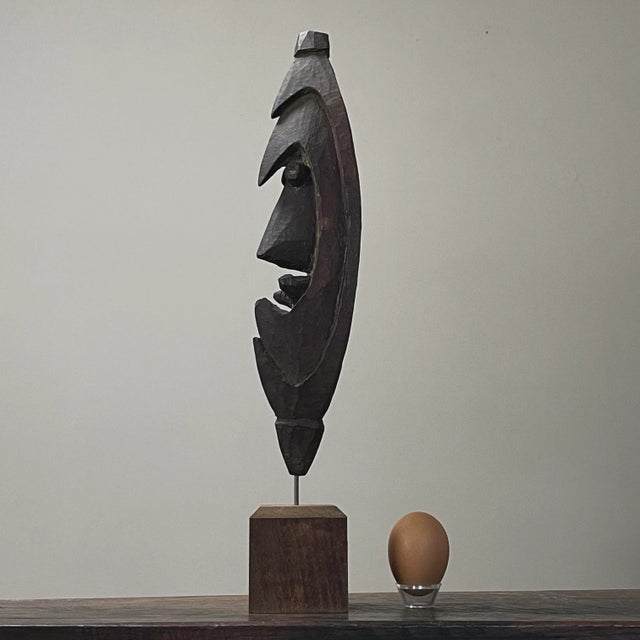 Early 20th Century Antique Papuan Hand Carved Hooked Primitive Figurative Sculpture (Early 1900s) For Sale - Image 5 of 11