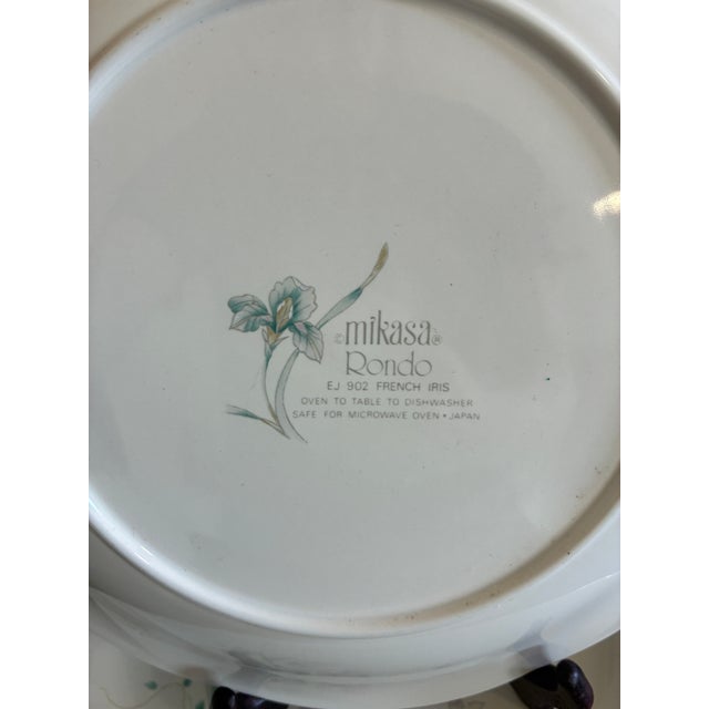 Late 20th Century Mikasa Rondo Scalloped Floral Dinner Plates – Set of 5 For Sale - Image 13 of 13