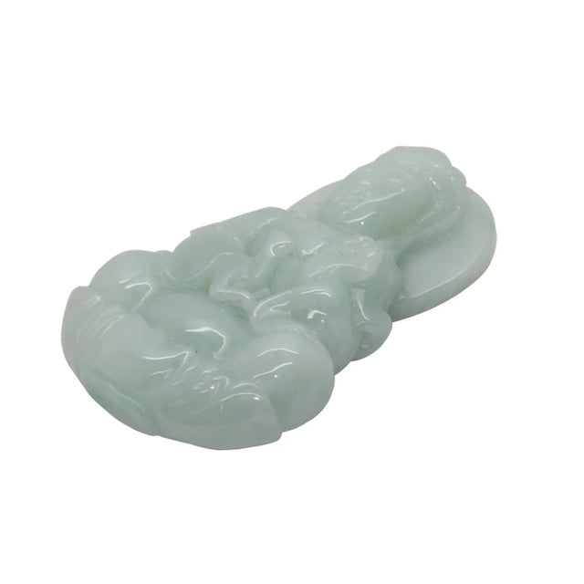 Light Green Sitting Jade Kwan Yin - Bodhisattva - Goddess of Mercy Jade Pendant For Sale - Image 4 of 6