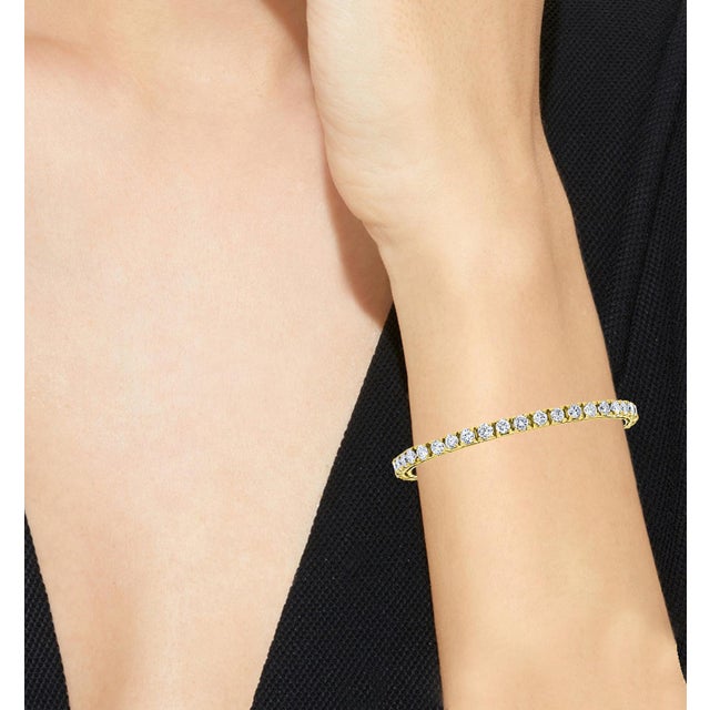 42 Round Diamond 25 Pointer Each Line Tennis Bracelet 14 Karat Gold 10 Carat For Sale - Image 4 of 18