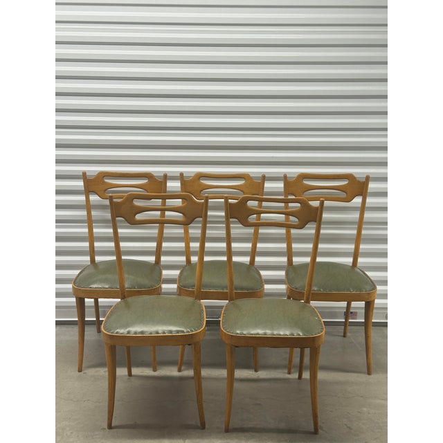 5 birch chairs with vinyl upholstery in the style of Pirelli Sapsa. Apparently unmarked. Circa 1950s.