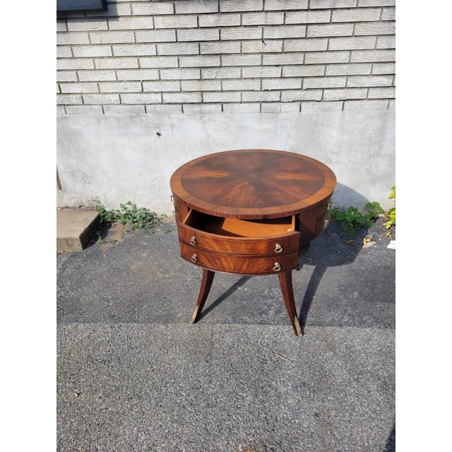 Beautiful Flame Mahogany Center Table Made Attributed to Weiman Furniture American Made For Sale - Image 12 of 12