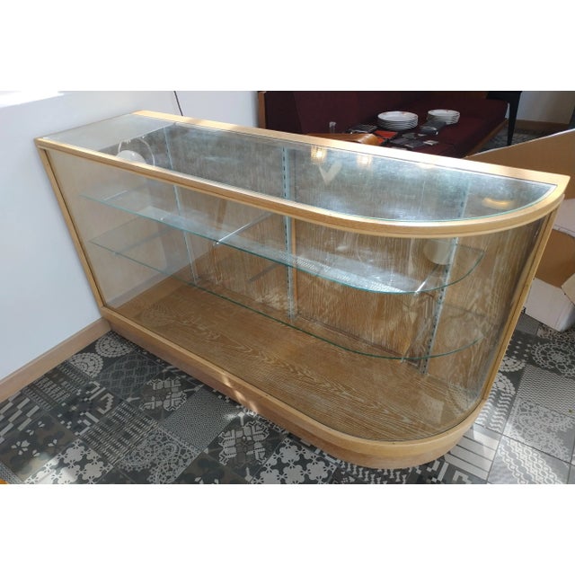 Bauhaus Oak Showcase Cabinets with Rounded Glasses, Set of 2 For Sale - Image 3 of 7