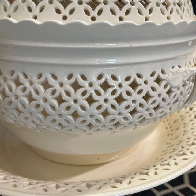 English Early 20th Century English Creamware Pierced Covered Bowl With Matching Underplate For Sale - Image 3 of 9