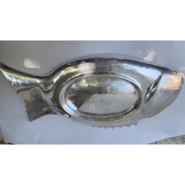 Vintage 1975 XLarge Fish Sandcast Aluminum Platter With Green Agate Eye by Arthur Court Design For Sale In Los Angeles - Image 6 of 6