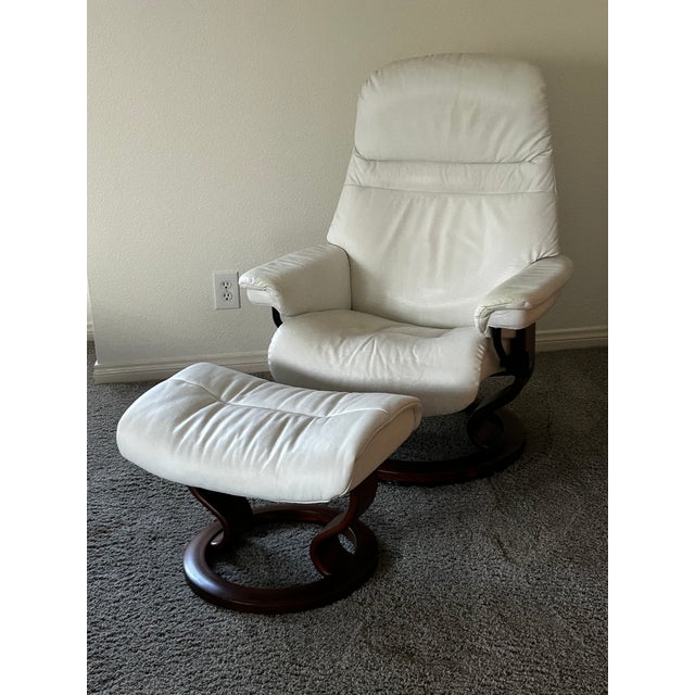 Ekornes ASA Mid 20th Century Scandinavian Ekornes Stressless Lounge Chair and Ottoman in White Leather & Rosewood For Sale - Image 4 of 18