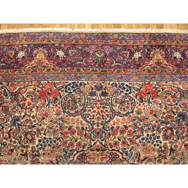 Floral Antique Persian Kerman Rug no. 10960 For Sale In New York - Image 6 of 7