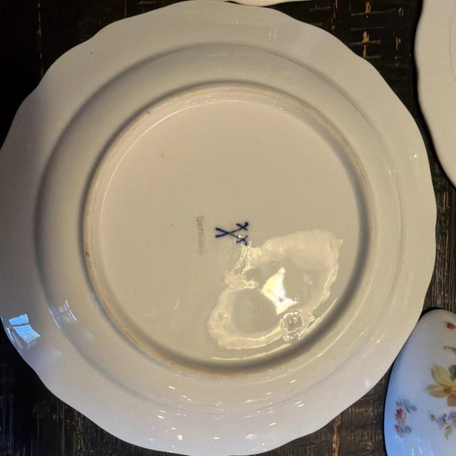 Late 19th Century Meissen MS220 7inch Plates (7) Plus Matching Gravy Boat For Sale - Image 18 of 18