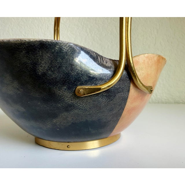 Macabo Aldo Tura for Macabo Cusano Goat Leather, Wood, & Brass Handled Bowl, Italy 1960s For Sale - Image 4 of 13