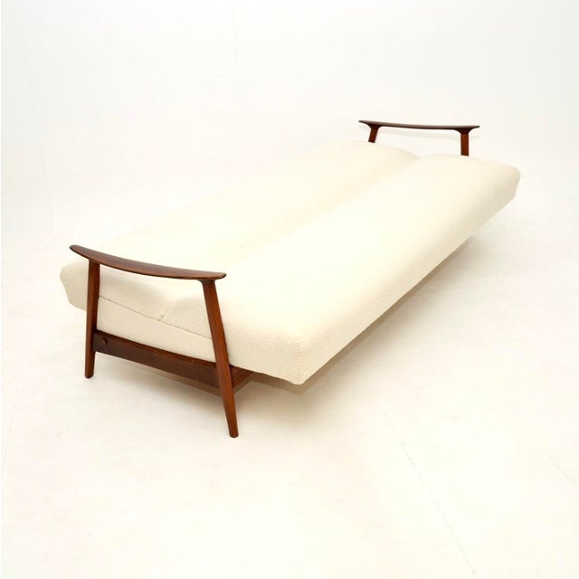 A very stylish and extremely well made Danish vintage sofa bed, dating from the 1960’s. This is of superb quality, it has...