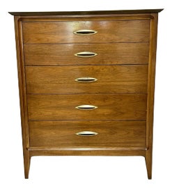 Example of Dixie Furniture Co. Dressers and Chests of Drawers