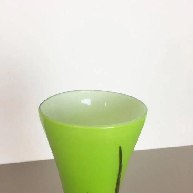 Italian Opaline Florence Vase from Carlo Moretti, 1970s For Sale - Image 4 of 11