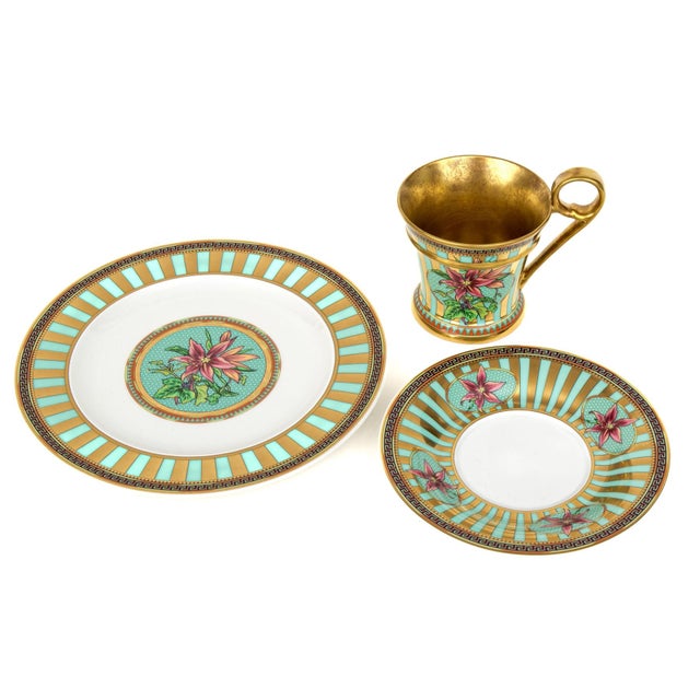 Elevate your table with this exquisite Versace for Rosenthal porcelain dessert set in the iconic Floral Elegy pattern....
