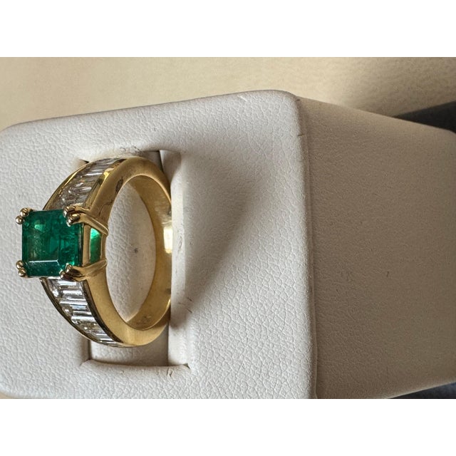 Emerald 1.58 Ct Cushion Cut Colombian Emerald & 1.5 Ct Diamond Ring in 18K Yellow Gold For Sale - Image 8 of 18
