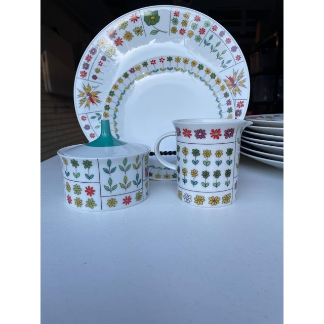 1960s 1960s Rosenthal Studio-Line Emilio Pucci Piemonte 37-Piece Dinnerware Service, Germany For Sale - Image 5 of 6