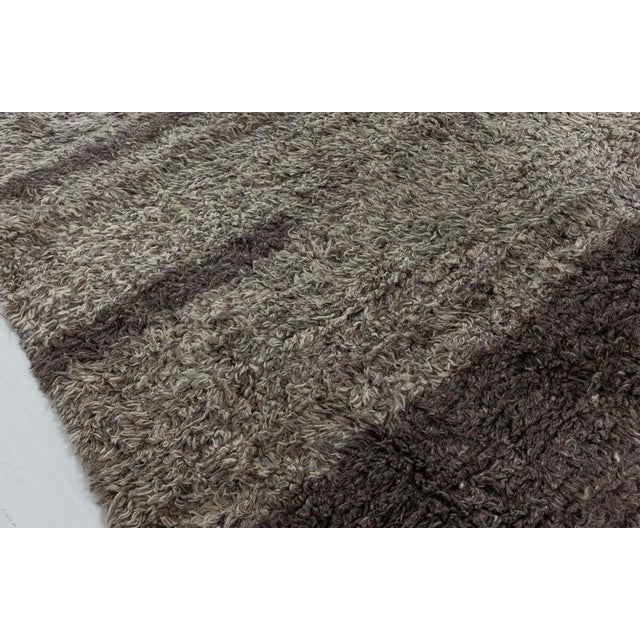 Tulu Nadu ‘Grey Strata’ Abstract Modern Wool Rug by Doris Leslie Blau For Sale - Image 4 of 9