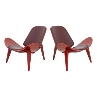 Hans J. Wegner Red Ch07 Shell Lounge Chairs, Pair For Sale