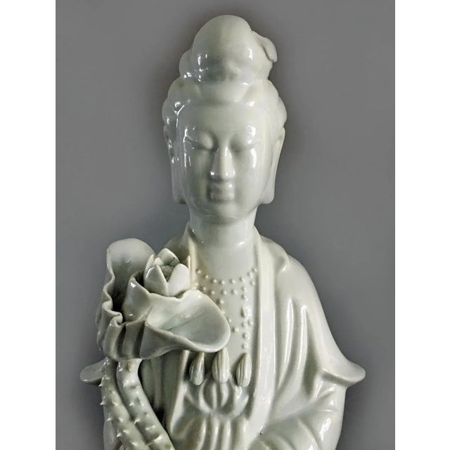1950s Chinese Blanc de Chine Porcelain Quan Yin For Sale - Image 5 of 8