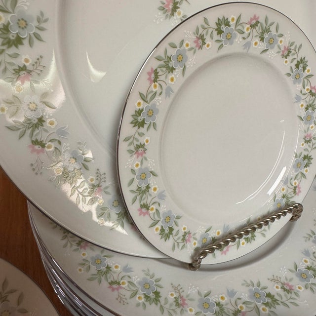 Floral Rim & Center, Platinum Trim This listing is for 8 Dinner Plates 10 1/8" 8 Berry/Dessert Bowls 8 Bread and Butter...
