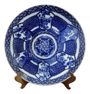 Large Antique Quality Japanese Blue and White Imari Charger, 1900