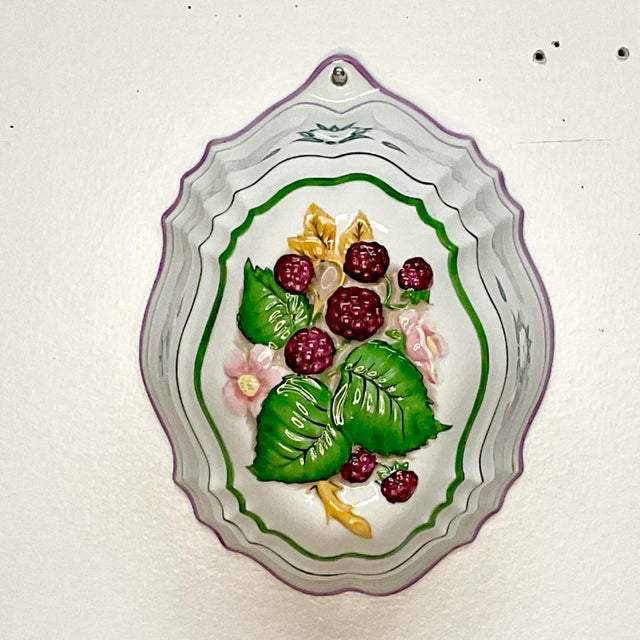 What gorgeous colors on this vintage porcelain mold. This will look beyond fabulous as a decor item hung on a wall beach...