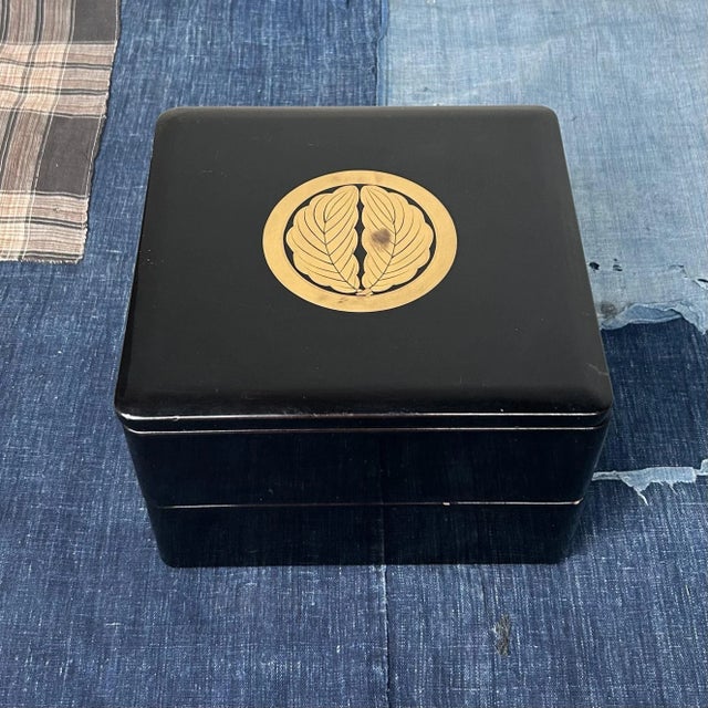 1950s Lacquerware Jubako Stacking Box with Kamon, 1950s For Sale - Image 5 of 16