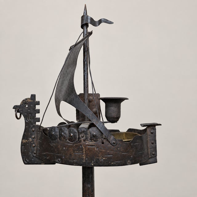 Arts & Crafts Antique Goberg German Viking Ship Ashtray Arts & Crafts 1905 Smoking Accessory For Sale - Image 3 of 18