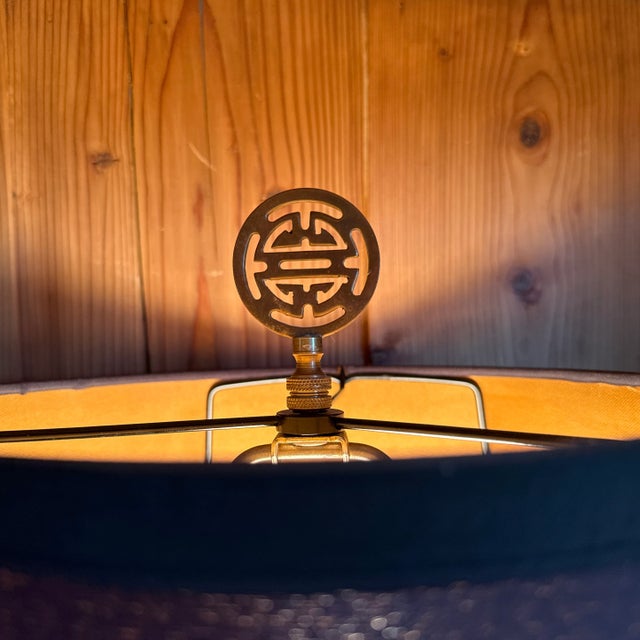 Frederick Cooper Vintage Chinoiserie Motif Brass Drum Table Lamp on Wooden Base Thomas Cooper For Sale - Image 4 of 6