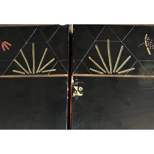 Mid 20th Century Monumental Chinese Lacquered 8-Panel Coromandel Screen Depicting Court Scenes For Sale - Image 10 of 18