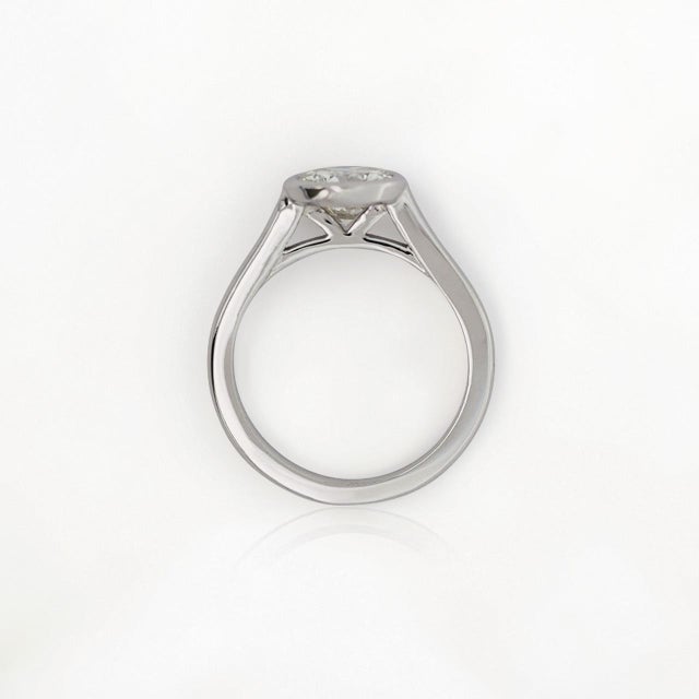 2020s 1.01 Carat Round Diamond Vintage Bezel 14k White Gold Solitaire Ring, Size 5.25 For Sale - Image 5 of 8