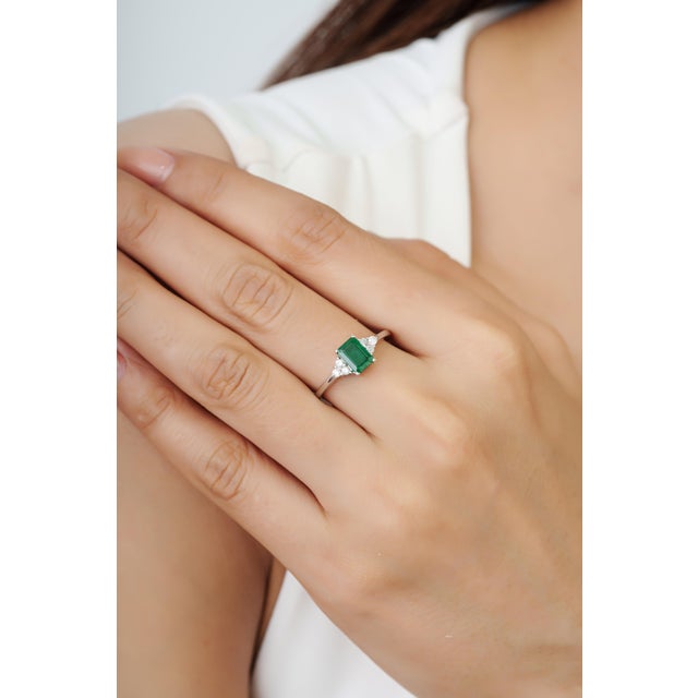 Certified 0.61 Ct Natural Emerald & Diamond Cluster Ring Size 7.5 - Engagement Gift For Sale - Image 6 of 13