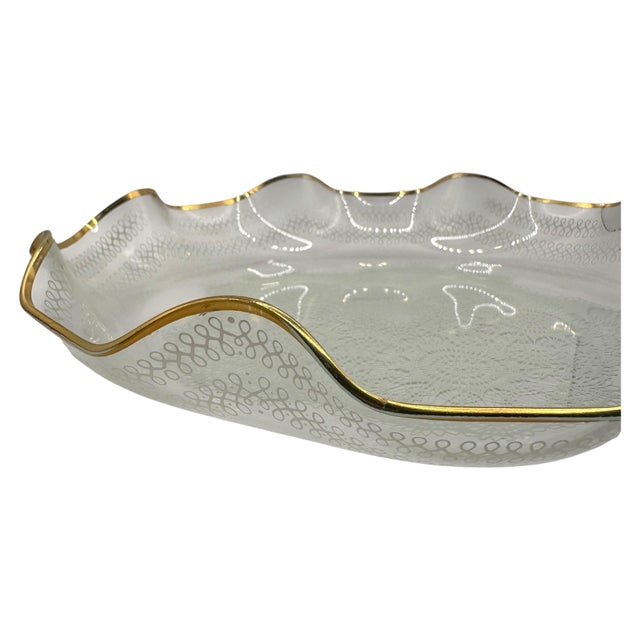 1950s Vintage Glass Serving Dish With Lace Pattern and Gold Trimmed Ruffled Rim For Sale - Image 5 of 12