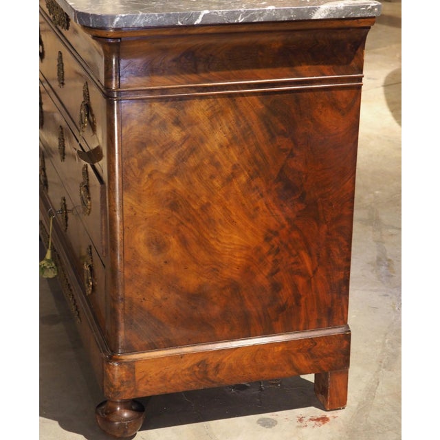 C. 1820 French Restauration Commode in Flame Mahogany by Othon Kolping 1775-1853 For Sale - Image 15 of 18