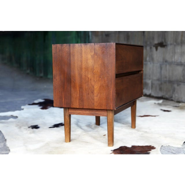 1970s 1970s Mid-Century Walnut Nightstand by Stanley Furniture For Sale - Image 5 of 9