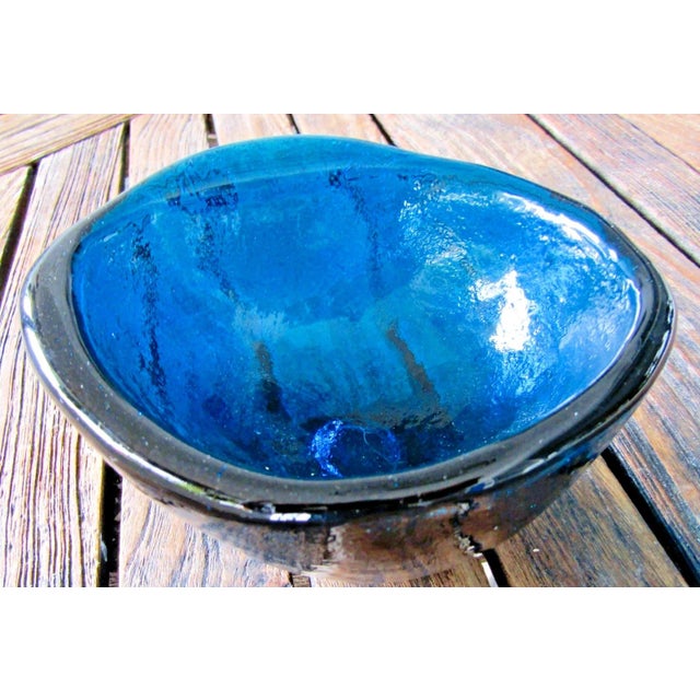 Italian Mid-Century Blue Glass Free Form Bowl 1950s Attributed to Murano For Sale In Miami - Image 6 of 11