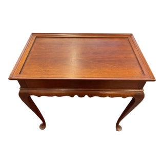 Mid 20th Century Vintage Eldred Wheeler Cherry Wood Queen Anne Tea Table For Sale