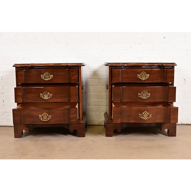 Late 20th Century Harden Furniture Georgian Solid Cherry Wood Three-Drawer Bedside Chests, Pair For Sale - Image 5 of 15